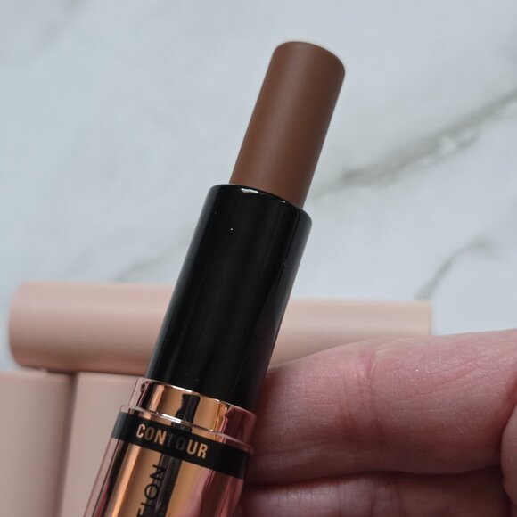 8 x Revolution Beauty DARK Highlight & Contour Duo Stick - Picture 4 of 6